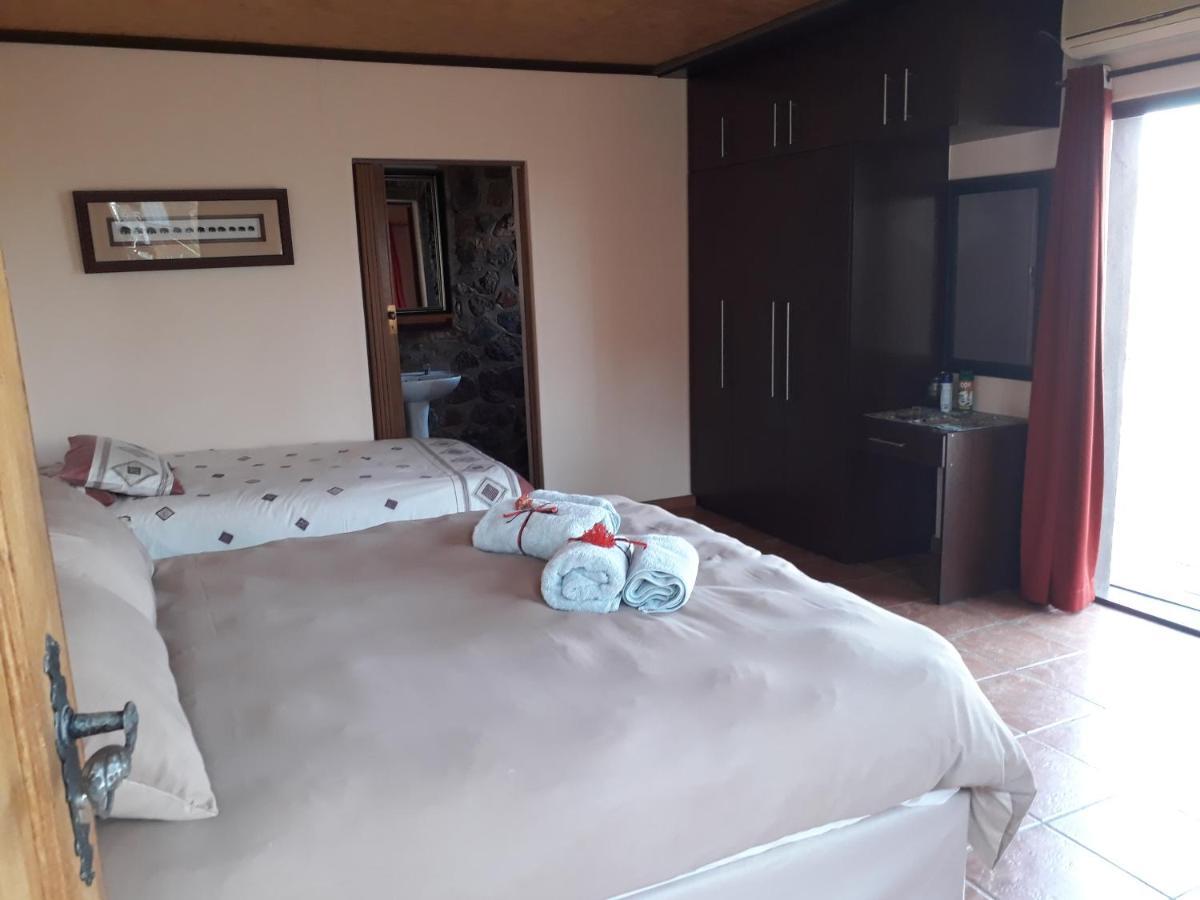 Onduri Lodge Outjo Dış mekan fotoğraf